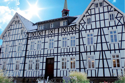 AZURIT Seniorenzentrum Altes Kloster in Much nachher